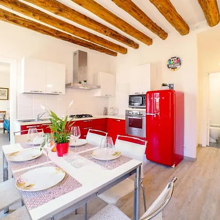 Amorucci House Apartament